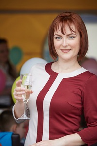 Анна Сугако