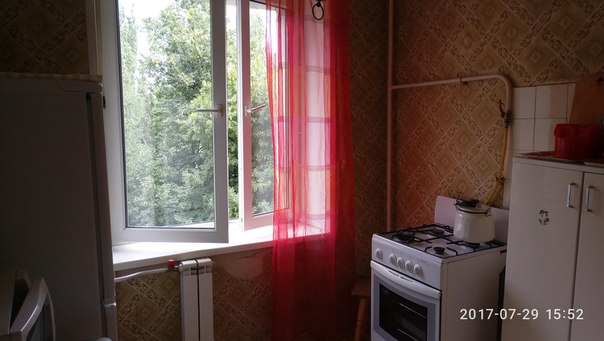 Фото: Сдам 2-ух комнатную квартиру рядом с м. Текстильщики (7 мин пешком).<br>Есть мебель, бытовая техника (холодильник, стиральная машина, микроволновая печь, пылесос, телевизор). Установлены стеклопакеты, шкафы, кровать, диван, софа, рабочий стол и кресло, кухонная мебель с газовой плитой. Замечательный вид из окна! Район тихий, парковый. Вся инфраструктура в 1 мин ходьбы. Рядом детский сад, школа, поликлиника, разнообразные детские площадки. Парковка бесплатная у дома. Хорошие соседи. Депозит. 35000 + коммунальные платежи.