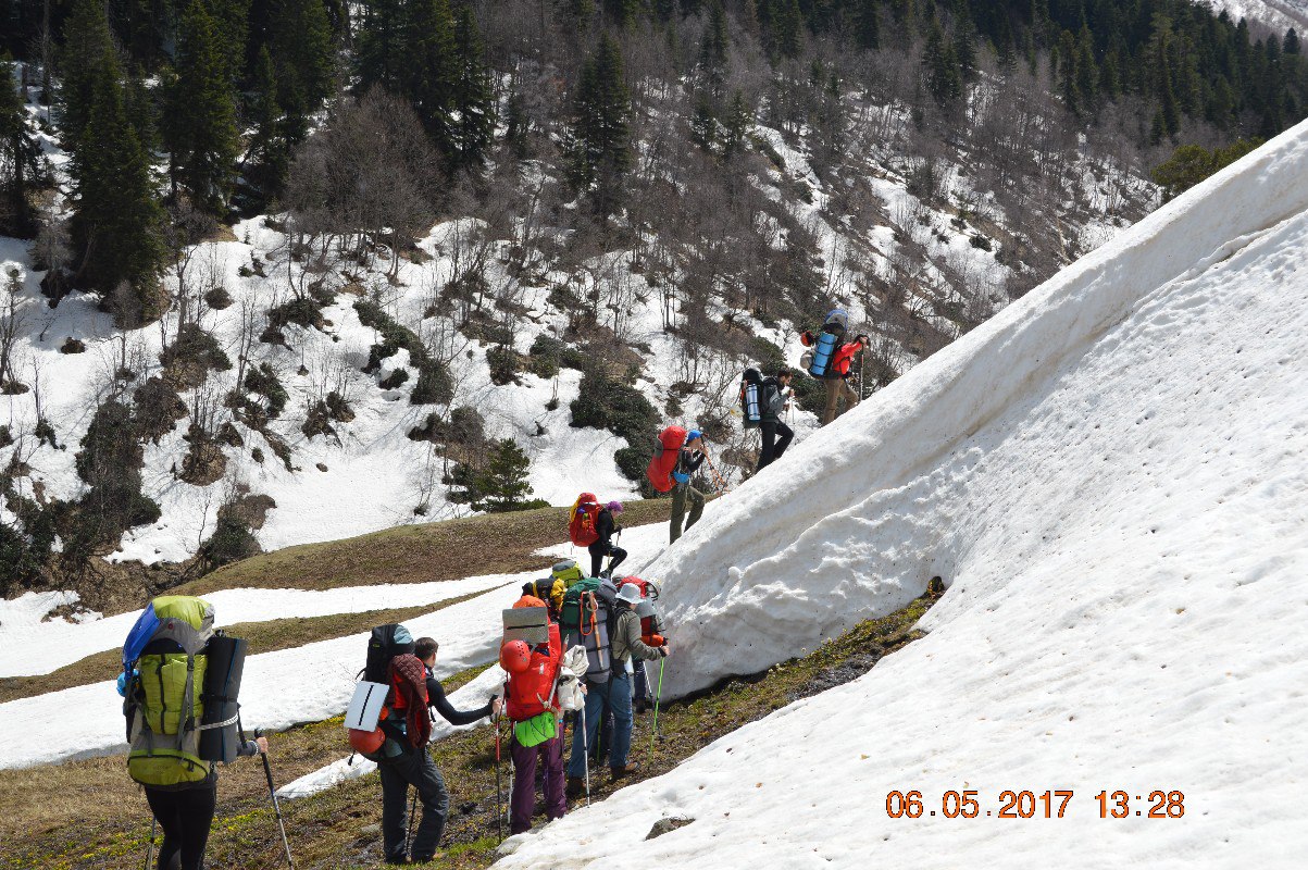 История о треккинге "Майская туриада" в Архызе в двух частях. Автор - Бугара Роман, гид группы