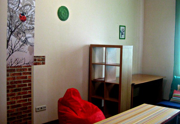 м. Планерная, Новокуркинское шоссе,д.51.с.7.СДАЮ БЕЗ КОМИССИИ. СОБСТВЕННИК.ЦЕНА -38 000 руб. ЗАЛОГ -15000 руб. Сдам 2-х комнатную квартиру (долгосрочно), C 20-ГО августа, общая пл-70 м2, жилая-45 м2, комнаты -12, 23 м2, кухня-10 м2, 18 этаж 23-х этажного монолитно -кирпичного дома. Комнаты изолированные. 2 санузла (совмещенные): в одном - душевая кабина, в другом -ванна . Большая застекленная лоджия (д.7 м.) Прекрасный панорамный вид с лоджии и всех окон на зеленый массив (не на шоссе!). Холодильник, стиральная машина, кровать, раскладной диван, большой шкаф, раскладное кресло, стол . <br>Консьерж, домофон. Одно машино-место возле дома за шлагбаумом. <br>Предоплата за 1 месяц+ вода, электричество (по счетчикам). Можно с детьми и животными. <br>Дом находится напротив ТЦ Мега Химки, ИКЕА, АШАН, ОБИ. Удобно добираться до м. Планерная и м. Речной вокзал (маршрутки ходят каждые 10 мин), в пути - 15 мин. <br>Во дворе дома есть большая детская площадка. Рядом с домом расположен ландшафтный заказник Фото: м. Планерная, Новокуркинское шоссе,д.51.с.7.СДАЮ БЕЗ КОМИССИИ. СОБСТВЕННИК.ЦЕНА -38 000 руб. ЗАЛОГ -15000 руб. Сдам 2-х комнатную квартиру (долгосрочно), C 20-ГО августа, общая пл-70 м2, жилая-45 м2, комнаты -12, 23 м2, кухня-10 м2, 18 этаж 23-х этажного монолитно -кирпичного дома. Комнаты изолированные. 2 санузла (совмещенные): в одном - душевая кабина, в другом -ванна . Большая застекленная лоджия (д.7 м.) Прекрасный панорамный вид с лоджии и всех окон на зеленый массив (не на шоссе!). Холодильник, стиральная машина, кровать, раскладной диван, большой шкаф, раскладное кресло, стол . <br>Консьерж, домофон. Одно машино-место возле дома за шлагбаумом. <br>Предоплата за 1 месяц+ вода, электричество (по счетчикам). Можно с детьми и животными. <br>Дом находится напротив ТЦ Мега Химки, ИКЕА, АШАН, ОБИ. Удобно добираться до м. Планерная и м. Речной вокзал (маршрутки ходят каждые 10 мин), в пути - 15 мин. <br>Во дворе дома есть большая детская площадка. Рядом с домом расположен ландшафтный заказник