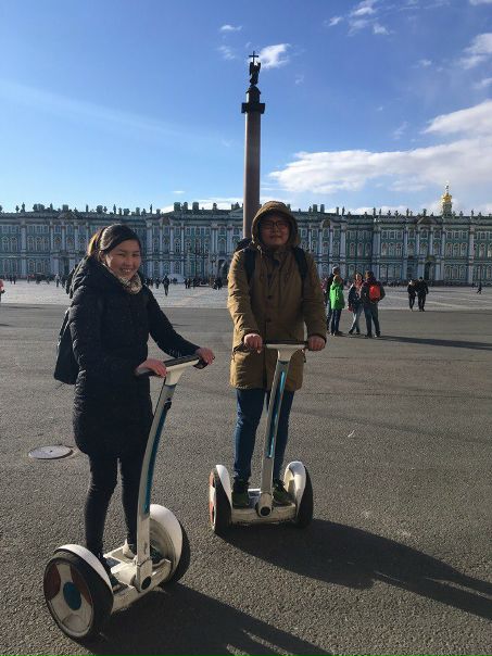 Фото: Молодая семейная пара снимет однокомнатную квартиру или студию на долгий срок примерно с середины сентября, но можно и раньше. <br><br>Требования к жилью: <br>Не более 20 минут от метро, современный ремонт, до 32 тысяч рублей, включая к/у. Без комиссии. <br>Расположение - желательно юг зеленой и салатовой веток, север салатовой, зеленой, серой, оранжевой веток (но не дальше МЦК), но рассмотрим также и другие варианты. <br><br>О себе: <br>Мы работающие платежеспособные люди, не курим и не пьём, чистоплотные, ответственные и адекватные. Гражданство РФ. Животных нет. Более подробно о нас в личку  <br>Тел. 89689516341, можно также писать в вайбер или телеграмм.<br> Базарова