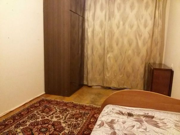 Фото: М. Беляево. От собственника. Сдаётся трёхомнатная квартира на длительный срок для семейной пары.<br>Общая площадь 59 кв.м. 37000 руб + все коммунальные платежи. Адрес: ул. Миклухо- Маклая, дом 25.<br>Возле кинотеатра 