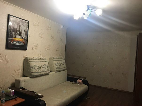 Подселим в двухкомнатную квартиру (3-й этаж, тёплый дом) девушку до 30 лет.<br>м. Отрадное, 15 минут пешком, остановка общественного транспорта рядом с домом (на автобусе минут 7). <br>В комнате 2 раскладных дивана, кондиционер, большой застеклённый балкон. <br>Стоимость 10 000 в месяц + 10 000 депозит ( возвращается предыдущему жильцу) + 600 рублей ком платежи по счётчику (примерно)<br>В соседней комнате живет одна девушка, проживание втроём. <br>Все вопросы и детали в личку:<br> Немойкина - фото Фото: Подселим в двухкомнатную квартиру (3-й этаж, тёплый дом) девушку до 30 лет.<br>м. Отрадное, 15 минут пешком, остановка общественного транспорта рядом с домом (на автобусе минут 7). <br>В комнате 2 раскладных дивана, кондиционер, большой застеклённый балкон. <br>Стоимость 10 000 в месяц + 10 000 депозит ( возвращается предыдущему жильцу) + 600 рублей ком платежи по счётчику (примерно)<br>В соседней комнате живет одна девушка, проживание втроём. <br>Все вопросы и детали в личку:<br> Немойкина