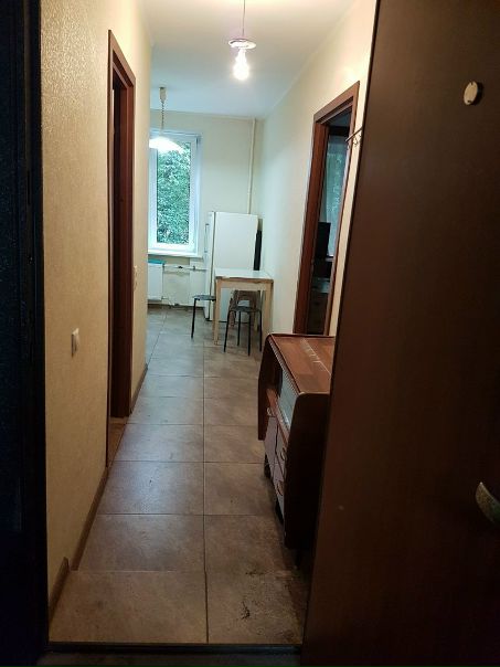 Сдаю 3-х комнатную квартиру 56кв.м. с балконом и машиноместом. м.Аэропорт, Сокол 10-15 мин. пешком около Ленинградского рынка 65 000 рублей + счетчики и интернет. <br>Первично: первый, последний месяц и депозит. Торг возможен 2-й этаж 5-ти этажного кирпичного дома без лифта и мусоропровода. Большой благоустроенный двор. <br>Тип распашонка: 2 изолированные комнаты из одной большой. С/у совмещен. Холодильник, стиральная машина. Ремонт удовлетворительный, мебель б/у. Своя мебель приветствуется. <br>Предложение для платежеспособных, порядочных людей. <br>Звонить с 12:00 до 22:00. <br>8-964-594-90-25 Наталья Николаевна - фото Фото: Сдаю 3-х комнатную квартиру 56кв.м. с балконом и машиноместом. м.Аэропорт, Сокол 10-15 мин. пешком около Ленинградского рынка 65 000 рублей + счетчики и интернет. <br>Первично: первый, последний месяц и депозит. Торг возможен 2-й этаж 5-ти этажного кирпичного дома без лифта и мусоропровода. Большой благоустроенный двор. <br>Тип распашонка: 2 изолированные комнаты из одной большой. С/у совмещен. Холодильник, стиральная машина. Ремонт удовлетворительный, мебель б/у. Своя мебель приветствуется. <br>Предложение для платежеспособных, порядочных людей. <br>Звонить с 12:00 до 22:00. <br>8-964-594-90-25 Наталья Николаевна