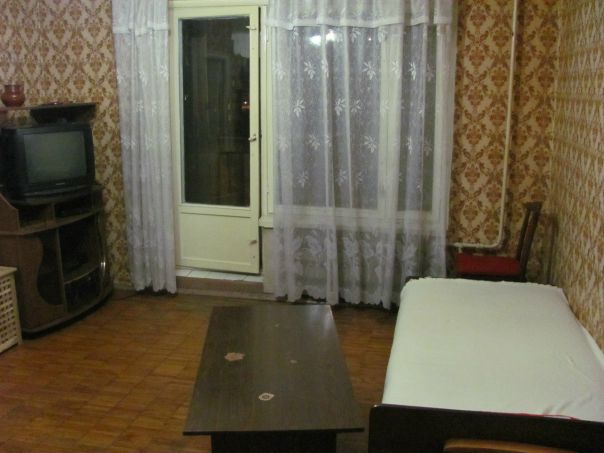 Ищем соседа в проходную комнату в трехкомнатной квартире. От метро Текстильщики 10 минут ходьбы. В пешей доступности Ашан, Пятерочка, Магнит и Сбербанк. <br>Оплата за комнату 10000 рублей+ коммунальные услуги 1500 рублей .<br>Контакты: <br>89670682525 Ирина<br>89257287615 Тамара<br> Ломакина - фото Фото: Ищем соседа в проходную комнату в трехкомнатной квартире. От метро Текстильщики 10 минут ходьбы. В пешей доступности Ашан, Пятерочка, Магнит и Сбербанк. <br>Оплата за комнату 10000 рублей+ коммунальные услуги 1500 рублей .<br>Контакты: <br>89670682525 Ирина<br>89257287615 Тамара<br> Ломакина