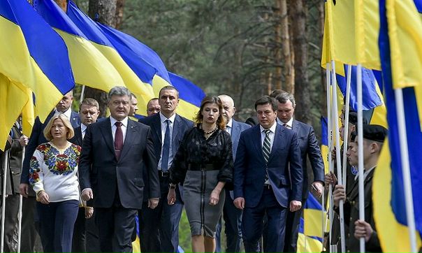 Порошенко с позором бежал от украинцев