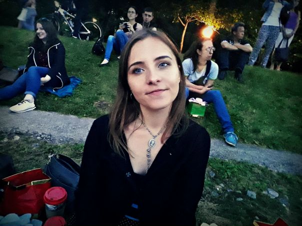 Всем привет <br><br>Неспешно ищу уютную изолированную комнатку с душевными соседями для длительного проживания. <br>Ценник до 17 тыс. Возможно с депозитом. Заезд с 5 декабря или позже - по времени поиска не ограничена.<br>Рассматриваю комнаты с двуспальной кроватью или диваном и полноценным шкафом ( я девушка с большим количеством платьев) в пешей доступности от метро. Хотелось бы чтобы до Электрозаводской было не более 40 минут на метро.<br>Мне 24, работаю 5/2 в офисе, не курю, люблю смотреть английские сериалы и увлекаюсь психологией. <br>В соседях хотелось бы видеть молодых простых девушек или ребят без лишних заморочек, не собственников, не пары, без детей, которые уважают чужое личное пространство, но не проч поболтать вечерком за чаем или бокалом винца( в рамках разумного естественно) и не против моих нечастых гостей в виде сестры и пары близких людей. <br><br>В общем хочется жить тепло и дружно - фото Фото: Всем привет <br><br>Неспешно ищу уютную изолированную комнатку с душевными соседями для длительного проживания. <br>Ценник до 17 тыс. Возможно с депозитом. Заезд с 5 декабря или позже - по времени поиска не ограничена.<br>Рассматриваю комнаты с двуспальной кроватью или диваном и полноценным шкафом ( я девушка с большим количеством платьев) в пешей доступности от метро. Хотелось бы чтобы до Электрозаводской было не более 40 минут на метро.<br>Мне 24, работаю 5/2 в офисе, не курю, люблю смотреть английские сериалы и увлекаюсь психологией. <br>В соседях хотелось бы видеть молодых простых девушек или ребят без лишних заморочек, не собственников, не пары, без детей, которые уважают чужое личное пространство, но не проч поболтать вечерком за чаем или бокалом винца( в рамках разумного естественно) и не против моих нечастых гостей в виде сестры и пары близких людей. <br><br>В общем хочется жить тепло и дружно