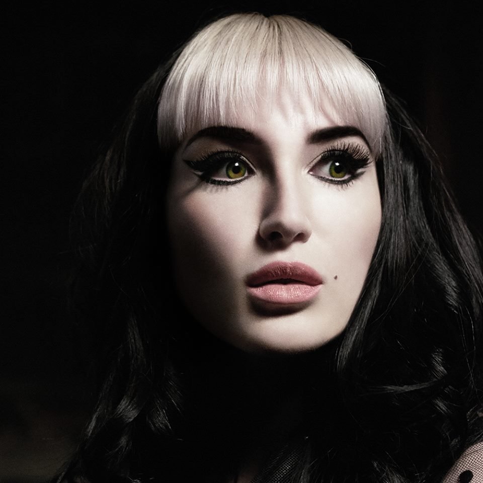 Chløë Black
