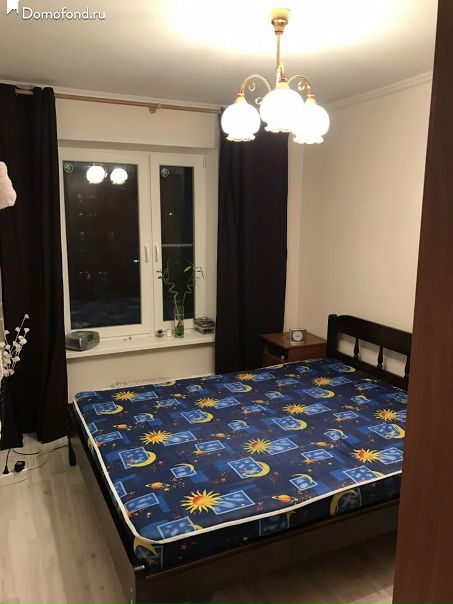 Дорогие друзья, внимание!!<br>В нашей уютной двушке освобождается комната. Рядом находится Пятёрочка, перекрёсток, билла, 3 аптеки, зоомагазин, тренажёрный зал, Сбербанк, связной. В общем,можно долго перечислять<br>По соседству живём мы, молодая пара, оба работаем, уважаем личное пространство, но и не против дружеских посиделок. Наше главное увлечение, это-кальян( но он не доставит неудобства, если вы не курите)<br>Разносторонние, весёлые ребята, ищем не просто соседей, а друзей. Можно паре, девушке, парню. Без животных(за исключением мелких и не вонючих)<br>Квартира находится в районе Восточное Дегунино.<br>До метро:<br>Петровско-разумовская 17 мин<br>Речной вокзал 17 мин<br>Окружная 7 мин<br>Тимирязевская 9 мин<br>Савеловская 15 мин<br>Стоимость 20 тыс+ ком услуги+депозит(можно разбить)<br>Заезд возможен с 15 января, но смотреть можно уже сейчас)<br>За более подробной информацией можете звонить/писать в любое время<br>+79999028611 Ксения - фото Фото: Дорогие друзья, внимание!!<br>В нашей уютной двушке освобождается комната. Рядом находится Пятёрочка, перекрёсток, билла, 3 аптеки, зоомагазин, тренажёрный зал, Сбербанк, связной. В общем,можно долго перечислять<br>По соседству живём мы, молодая пара, оба работаем, уважаем личное пространство, но и не против дружеских посиделок. Наше главное увлечение, это-кальян( но он не доставит неудобства, если вы не курите)<br>Разносторонние, весёлые ребята, ищем не просто соседей, а друзей. Можно паре, девушке, парню. Без животных(за исключением мелких и не вонючих)<br>Квартира находится в районе Восточное Дегунино.<br>До метро:<br>Петровско-разумовская 17 мин<br>Речной вокзал 17 мин<br>Окружная 7 мин<br>Тимирязевская 9 мин<br>Савеловская 15 мин<br>Стоимость 20 тыс+ ком услуги+депозит(можно разбить)<br>Заезд возможен с 15 января, но смотреть можно уже сейчас)<br>За более подробной информацией можете звонить/писать в любое время<br>+79999028611 Ксения