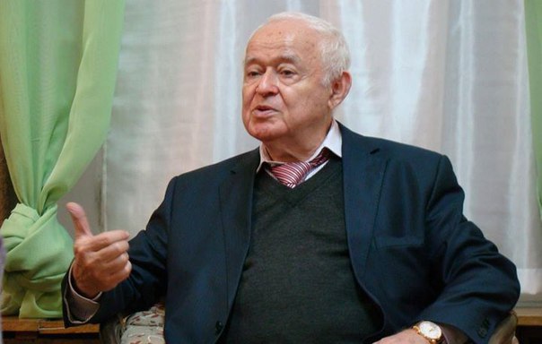 Михаил Ефимович Литвак — психолог и психотерапевт с 40-летним стажем работы, один из самых известных психологов России, кандидат наук. 