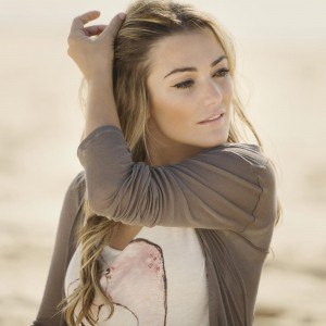 ALEX UBAGO Y AMAIA MONTERO