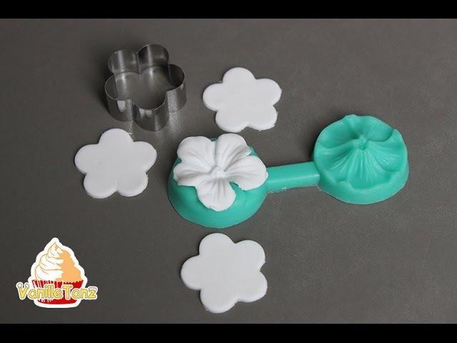 Kleine Blumen aus FondantBlütenpaste