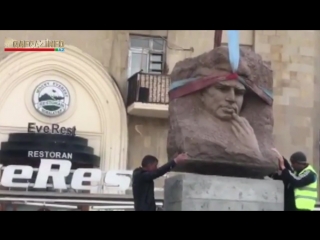 В Баку восстановили памятник Микаилу Мушвигу 2017 ВИДЕО | АЗЕРБАЙДЖАН , AZERBAIJAN , AZERBAYCAN , БАКУ, BAKU , BAKI , КАРАБАХ 20