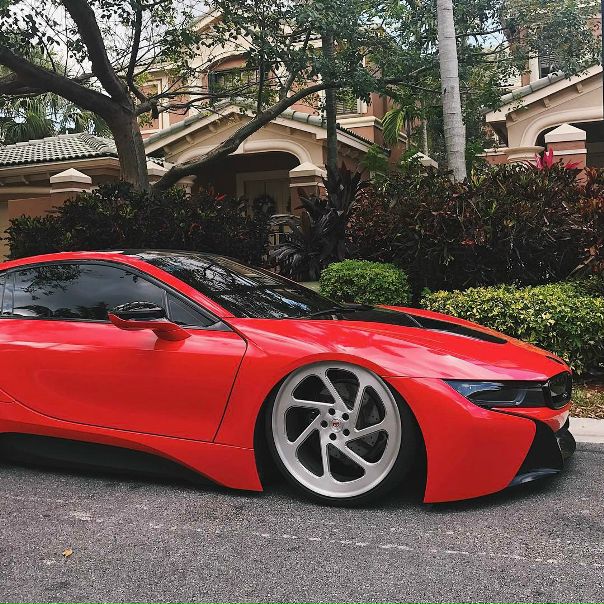 #BMW i8
