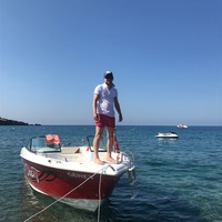 Алексей Тихонов