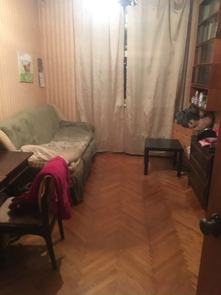 Фото: м.Кантемировская 17 к 1 (10-15 мин пешком до метро, либо 2 остановки на автобусе). Сдаётся изолированная комната в просторной 3к квартире на длительный срок для одной девушки без в/п и частых гостей. В соседях 2 хорошие девушки и кот. Вариант бюджетный - 13300+ счётчики ~ 14 100 в месяц.<br> Яковлева
