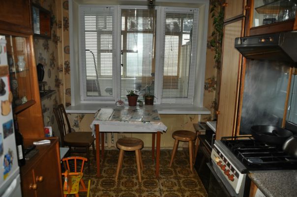 Фото: С 15 сентября сдается на длительный срок 1к кв 38м.кв. метро Марьина роща (центр 2-3 остановки). До метро пешком 8-10мин.<br>В квартире все необходимое:стиралка,телевизор,кондиционер,мебель,посуда, wi-fi и т.д. Развитая инфраструктура, рядом торговые центры (в т.ч. есть Ашан),поликлиника детская и взрослая,школа,садик.20 мин пешком до телебашни и парка 