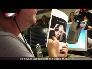 Sia dévoile une partie de son visage chez Cauet - C’Cauet sur NRJ