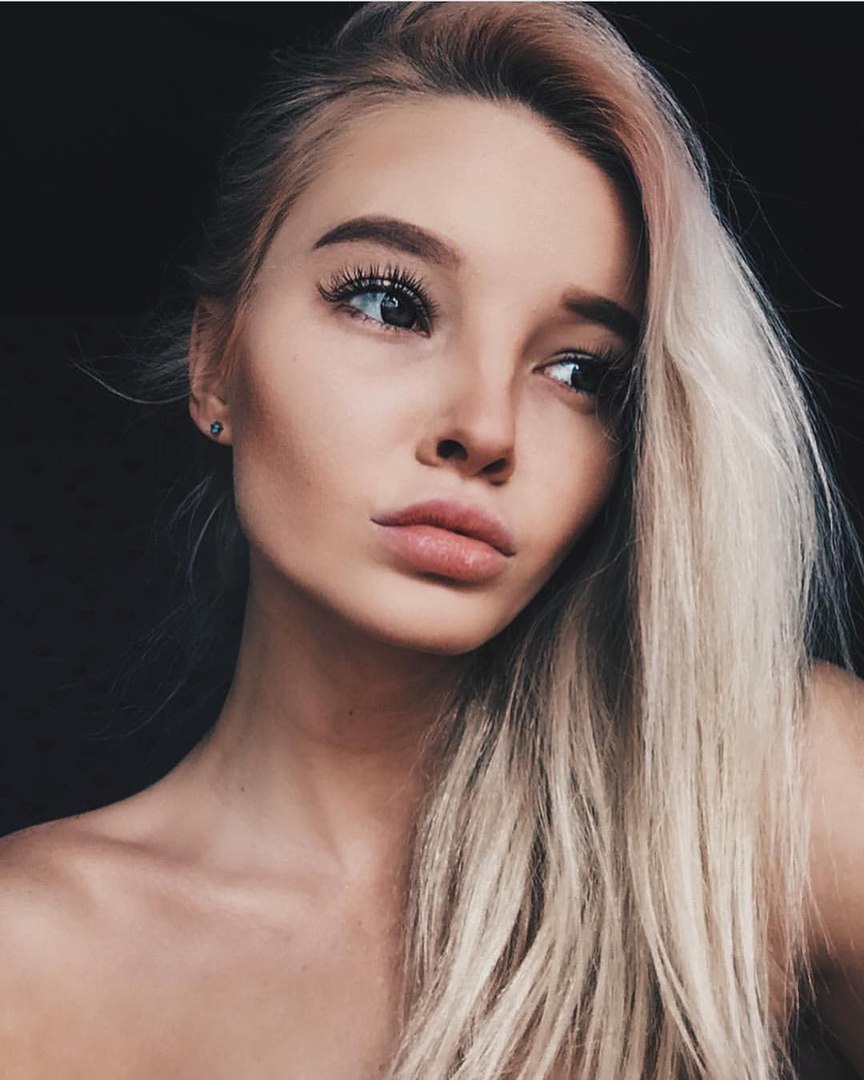 Young busty roxana solo czechsuperstars