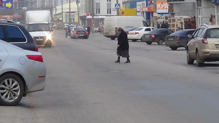 Не должны создавать помех для движения транспортных средств Не должны создавать помех для движения транспортных средств