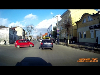 Ось так жінки у Стрию їздять на червоне. Тайм код не точний, дата 25,02,2017р