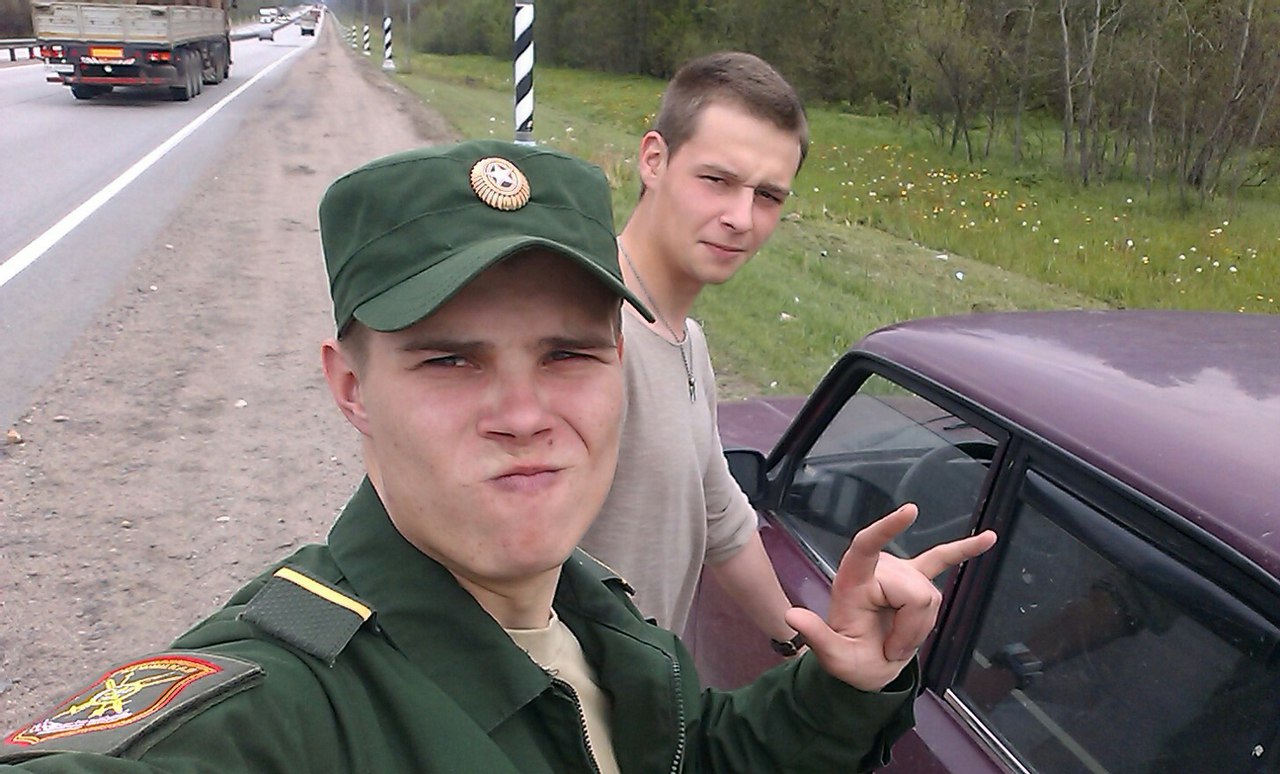 В какой команде играет Дмитрий огурцов