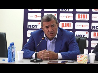 ի՞նչ ես եկել նստել մարզադաշտում քաղաքակա