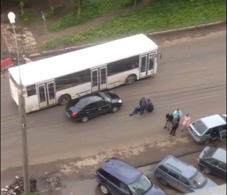 В Кирове на Проспекте Строителей на большой скорости сбили пешехода 12+