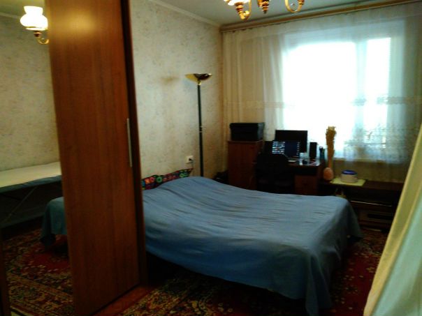 Фото: Метро Пражская. Подселю к себе девушку или женщину в однакомнатную квартиру. Квартира чистая и удобная, от метро 5-7 минут. Всё рядом. Двор тихий. Есть стиральная машина, микроволновка, утюг, 2 холодильника, кондиционер. Есть высокоскоростной интернет. Стеклопакеты на окнах. Квартира чистая и уютная.<br>За 15000 р. Строго не курящую. <br>Звонить 8 977 937 58 60 он же вацап или 8 966 172 16 82<br> Иванова