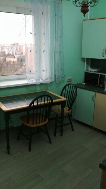 Сдается Без Комиссии уютная квартира в центральном округе от собственника. В квартире только закончился ремонт: комната, кухня,коридор. установили новую красивую мебель и входную дверь. Шкаф 2 метра и в коридоре встроенный Stanley. Стильная и очень уютная современная квартира, вы можете это видеть на фотографиях.<br>Сдаём строго на долгий срок. Прошу обратить внимание, что в цену аренды уже включаются все коммунальные платежи, и так же счетчики - вода, электричество.<br>Осмотр возможен с 26.10, заселение в день обращения после заключения договора.<br>Современный жилой дом Новорогожская д.38 находится в благоустроенном районе Москвы Таганский (Центральный округ), в 12 мин. ходьбы от метро Римская и Площади Ильича.Так же в шаговой доступности метро Пролетарская и Волгоградский проспект. Кирпичный дом 2005 года постройки, расположен на второй линии от проезжей части.Нет проблем с парковочным местом и вообще, в принципе, идеальная транспортная доступность.<br>У нас консьерж и видеонаблюдение.<br>Напротив дома, в 20 метрах, есть остановка, откуда в плохую погоду можно доехать до метро. <br>Комната 19.7, санузел совмещенный 3.9, коридор 4, встроенная кухня с вытяжкой -11 метров, очень просторная.<br>Общая площадь 38.3. Есть балкон.Красивый вид из окна с высоты 17 этажа.<br>В квартире чисто и тепло. Установлен кондиционер, проведён интернет. <br>Невозможно заселение с животными, курящим, а так же с детьми дошкольного возраста. Депозит не разбивается. Звонить с 8 до 22. - фото Фото: Сдается Без Комиссии уютная квартира в центральном округе от собственника. В квартире только закончился ремонт: комната, кухня,коридор. установили новую красивую мебель и входную дверь. Шкаф 2 метра и в коридоре встроенный Stanley. Стильная и очень уютная современная квартира, вы можете это видеть на фотографиях.<br>Сдаём строго на долгий срок. Прошу обратить внимание, что в цену аренды уже включаются все коммунальные платежи, и так же счетчики - вода, электричество.<br>Осмотр возможен с 26.10, заселение в день обращения после заключения договора.<br>Современный жилой дом Новорогожская д.38 находится в благоустроенном районе Москвы Таганский (Центральный округ), в 12 мин. ходьбы от метро Римская и Площади Ильича.Так же в шаговой доступности метро Пролетарская и Волгоградский проспект. Кирпичный дом 2005 года постройки, расположен на второй линии от проезжей части.Нет проблем с парковочным местом и вообще, в принципе, идеальная транспортная доступность.<br>У нас консьерж и видеонаблюдение.<br>Напротив дома, в 20 метрах, есть остановка, откуда в плохую погоду можно доехать до метро. <br>Комната 19.7, санузел совмещенный 3.9, коридор 4, встроенная кухня с вытяжкой -11 метров, очень просторная.<br>Общая площадь 38.3. Есть балкон.Красивый вид из окна с высоты 17 этажа.<br>В квартире чисто и тепло. Установлен кондиционер, проведён интернет. <br>Невозможно заселение с животными, курящим, а так же с детьми дошкольного возраста. Депозит не разбивается. Звонить с 8 до 22.