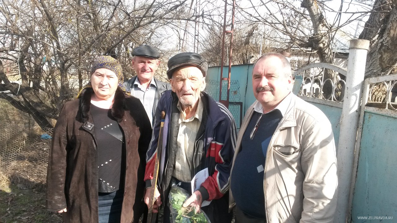 Ветерана Великой Отечественной войны в Зеленчукском районе поздравили с юбилеем