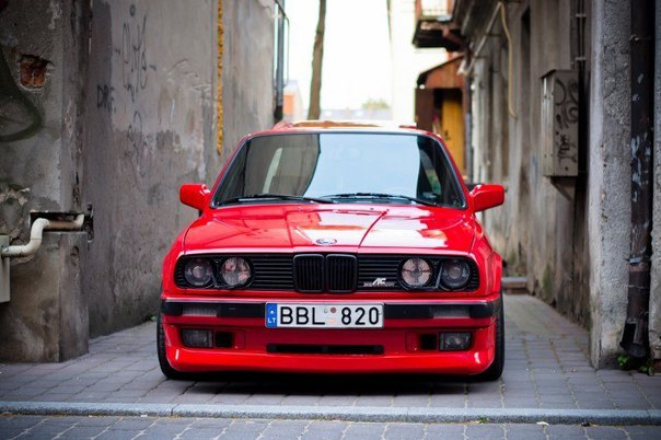 #BMW E30