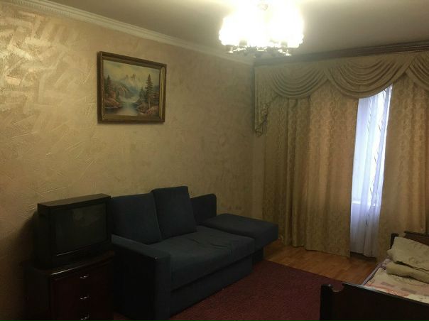 Сдам комнату 2х комнатной квартире! Проживание без хозяев. Только девушке или двум. Ежемесячный платеж всё включено свет и вода. <br>В комнате имеется диван, тумбочка, телевизор, шкаф. В общем всё для проживание есть! <br>Квартира находится в 5 мин спокойного шага от метро Выхино!<br>20 тыс. в месяц. <br>По всем другим вопросам писать в личку vk.com/id283655301 - фото Фото: Сдам комнату 2х комнатной квартире! Проживание без хозяев. Только девушке или двум. Ежемесячный платеж всё включено свет и вода. <br>В комнате имеется диван, тумбочка, телевизор, шкаф. В общем всё для проживание есть! <br>Квартира находится в 5 мин спокойного шага от метро Выхино!<br>20 тыс. в месяц. <br>По всем другим вопросам писать в личку vk.com/id283655301