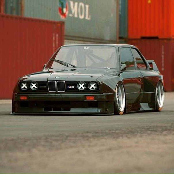 #BMW E30