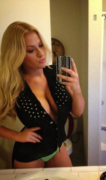 You will love fucking a tranny babe