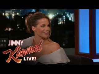 Kate Beckinsale Sent Nude Pictures to Her Mom