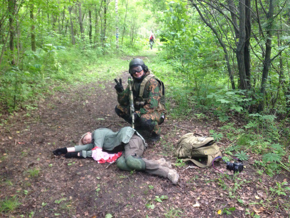 RRCNEHkV6-M.jpg