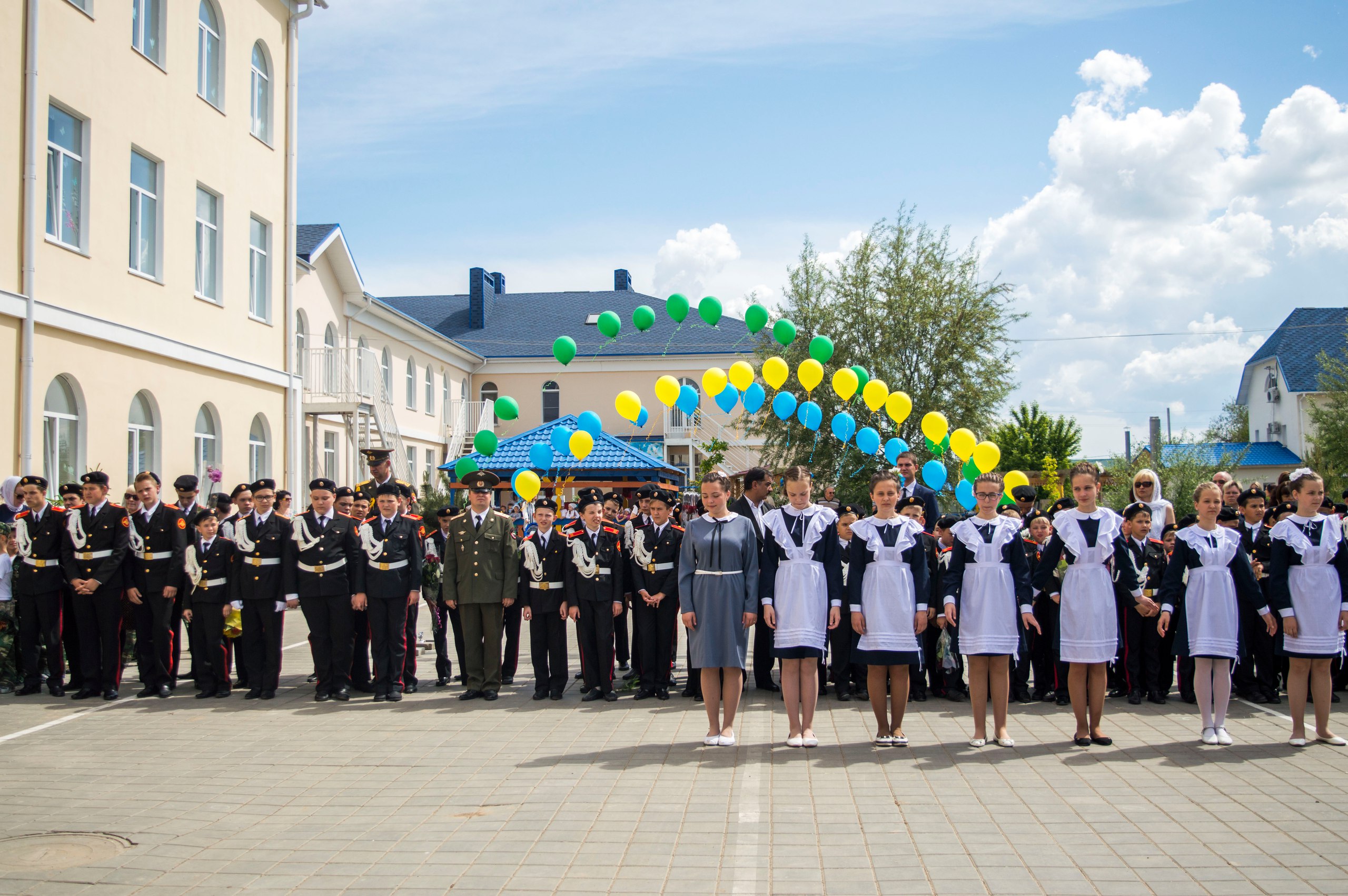 Последний звонок для выпускников прозвенел в «Умилении» - ЕОУ ДЮЦ ПК ...