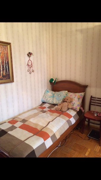 Здравствуйте! <br>Ищу соседку к себе в уютную светлую однокомнатную квартиру на берегу Москвы-реки. С 20 сентября можно заезжать ) <br>Коломенская набережная. До метро надо ехать 5 остановок. Можно и пешком через Коломенский парк мин 20) <br>Место чудное , вид из окна нереально красивый!) <br>Цена 15 тыс в месяц. Без залога, без депозитов. Снимаю давно. <br>Нравится спокойный район, новый подъезд. 2 спальных места имеется. <br>Девочка, которая жила со мной выходит замуж) <br>Так что ищу себе новую соседку и соратницу. Лучше от 20-27 лет. Адекватную, платежеспособную) <br>Я творческий человек, весёлая и общительная, много путешествую и часто уезжаю ) <br>Уважаю своё и чужое личное пространство) Пишите - фото Фото: Здравствуйте! <br>Ищу соседку к себе в уютную светлую однокомнатную квартиру на берегу Москвы-реки. С 20 сентября можно заезжать ) <br>Коломенская набережная. До метро надо ехать 5 остановок. Можно и пешком через Коломенский парк мин 20) <br>Место чудное , вид из окна нереально красивый!) <br>Цена 15 тыс в месяц. Без залога, без депозитов. Снимаю давно. <br>Нравится спокойный район, новый подъезд. 2 спальных места имеется. <br>Девочка, которая жила со мной выходит замуж) <br>Так что ищу себе новую соседку и соратницу. Лучше от 20-27 лет. Адекватную, платежеспособную) <br>Я творческий человек, весёлая и общительная, много путешествую и часто уезжаю ) <br>Уважаю своё и чужое личное пространство) Пишите