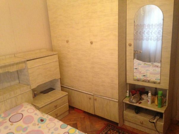Девочки, предлагаю вашему вниманию хороший вариант !!) <br>В двухкомнатную квартиру , в отдельную комнату ищу девочку(себе замену). <br>В квартире есть всё необходимое для проживания . В соседней комнате живет девочка (замечательная соседка). <br>Рядом с домом есть всё: Магазины, ТЦ, аптеки, банки и т д. <br>А главное , шаговая доступность к метро: м.Тимирязевская ( 4 минуты )м. Фонвизинская ( 2 минуты) Комната будет сдаваться с 8 октября , <br>Оплата : 16.500 + ку( рублей 500) + депозит (16.500) не разбивается. Хозяева очень хорошие и адекватные. так что , Welcom ) <br> Green - фото Фото: Девочки, предлагаю вашему вниманию хороший вариант !!) <br>В двухкомнатную квартиру , в отдельную комнату ищу девочку(себе замену). <br>В квартире есть всё необходимое для проживания . В соседней комнате живет девочка (замечательная соседка). <br>Рядом с домом есть всё: Магазины, ТЦ, аптеки, банки и т д. <br>А главное , шаговая доступность к метро: м.Тимирязевская ( 4 минуты )м. Фонвизинская ( 2 минуты) Комната будет сдаваться с 8 октября , <br>Оплата : 16.500 + ку( рублей 500) + депозит (16.500) не разбивается. Хозяева очень хорошие и адекватные. так что , Welcom ) <br> Green
