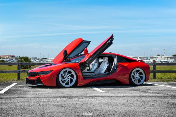 #BMW i8