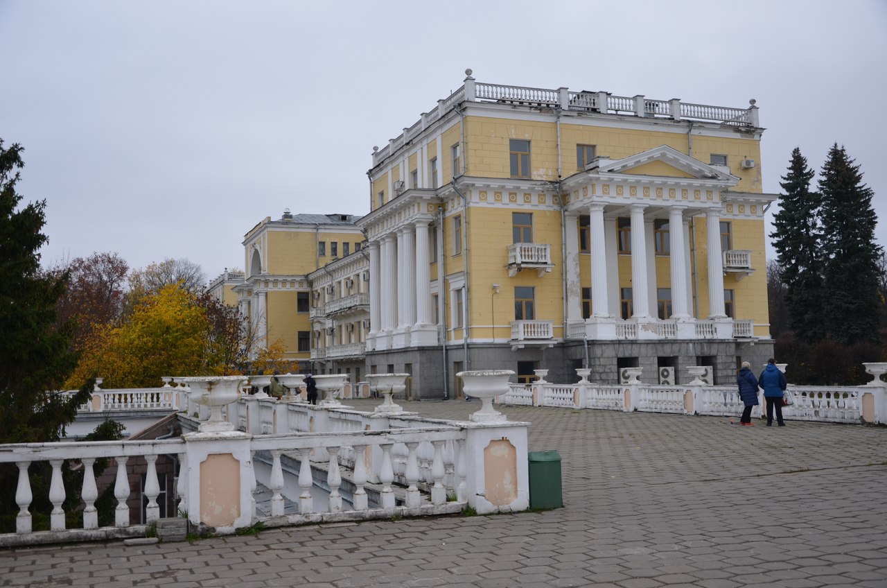 PH7-UfiG8AA Усадьба Архангельское - одна из самых красивых в России.