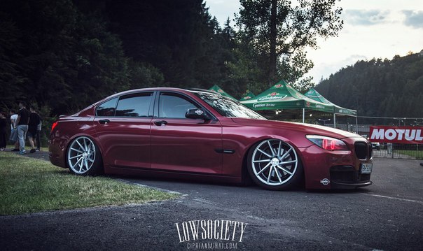 #BMW 7-Series (F01) on air