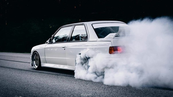 #BMW E30