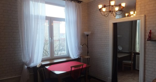 Фото: м. Сокольники, Большая Остроумовская улица, 11к1 <br>Сдается комната. <br>ЭТО ЛУЧШАЯ КОМНАТА В РАЙОНЕ! <br>Большая, с двумя окнами, перегорожена на 2 смежные комнаты площадью по 12 и 7 кв.м. <br>Свежий ремонт под евро. <br>Квартира малонаселенная - в остальных двух комнатах живет 3 человека, без детей, родственники. <br>Очень приличные люди. Места общего пользования в хорошем состоянии. <br>Есть все для комфортного проживания: диван, кровать, стол обеденный, <br>стол письменный, шкафы, комод, ТВ, ст.машинка, холодильник, <br>посуда, постельное белье и прочее - заезжай и живи! Отличный вариант для 2 человек. <br>Рассмотрю всех платежеспособных, предпочтений отдам 2 взрослым мужчинам, работающим. <br>Можно на срок от 1 месяца до 1 года <br>19 тр - в месяц <br>8977-520-3305 или ватсап, вайбер.