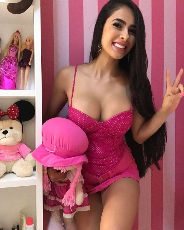 Herfirstlesbiansex goldie