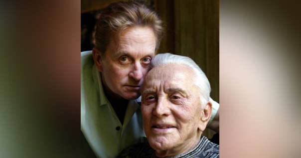 Звезде Голливуда Кирку Дугласу исполнился 101 год: 