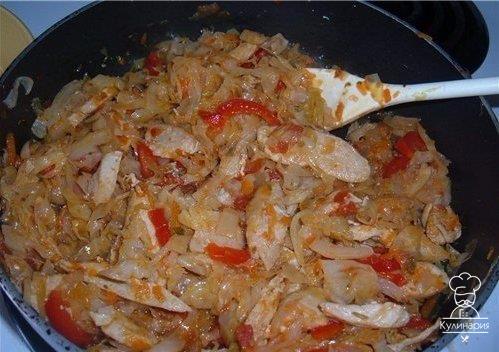 Капуста тушеная с курицей 