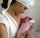 Мать звонит дочке в 3 часа ночи. Дочь поднимает: Да, алло, мам, так поздно, чего спать мешаешь?