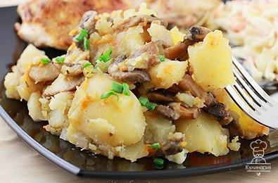 Картошка с грибами в мультиварке